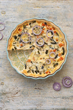 Green Retro Quiche Dish